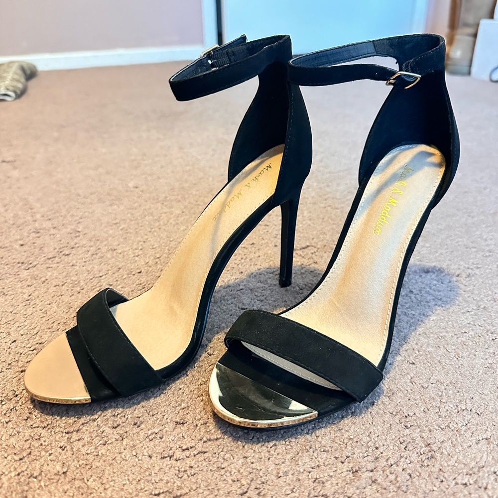 Mark and Maddux Black Ankle Strap High Heels - size 7.5